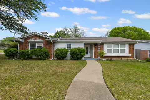 5220 Wedgway Dr, Fort Worth, TX 76133