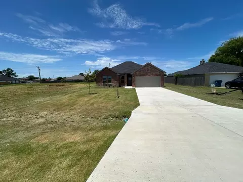 905 Harbor Point Rd, Gun Barrel City, TX 75156