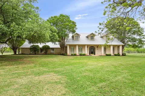 4843 S 3rd St, Waco, TX 76706