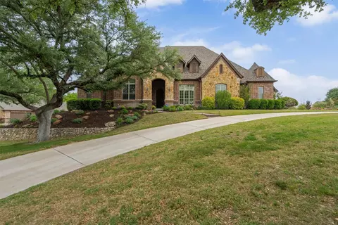 5800 Maple Valley Dr, Azle, TX 76020