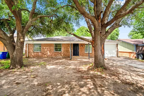 911 Ronald St, White Settlement, TX 76108