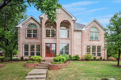 100 Soapberry Cir, Irving, TX 75063