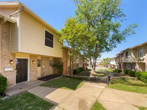 1985 Shorewood Dr, Grapevine, TX 76051