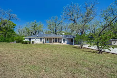 2088 County Road 1215, Savoy, TX 75479