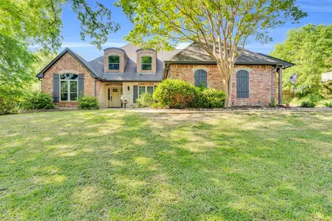 2831 Keri Ct, Midlothian, TX 76065
