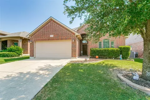 10436 Merced Lake Rd, Fort Worth, TX 76177