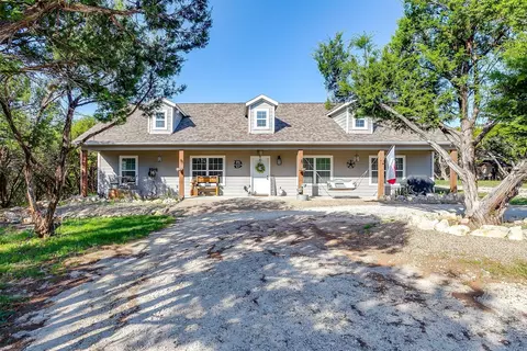 912 Ridge Dr S, Cleburne, TX 76033
