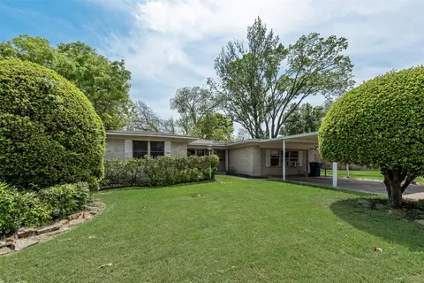 716 Blossom Rd, Garland, TX 75041