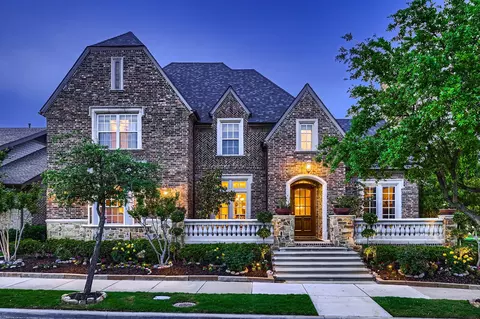 2313 Cardinal Blvd, Carrollton, TX 75010