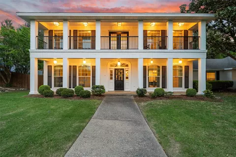 13708 Riverview Dr, Woodway, TX 76712