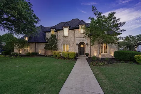 147 Stoneleigh Dr, Heath, TX 75032