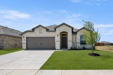 315 Comanche, Cleburne, TX 76033 photo 3