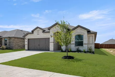 315 Comanche, Cleburne, TX 76033 photo 2