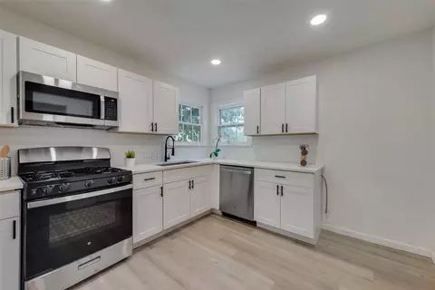 5909 Locke Ave, Fort Worth, TX 76107
