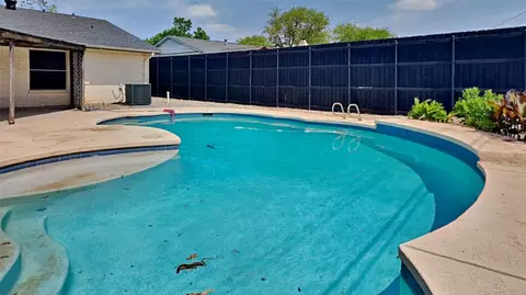 Exterior - 2300 Anders Dr, Mesquite, TX 75150 photo 2 of 4