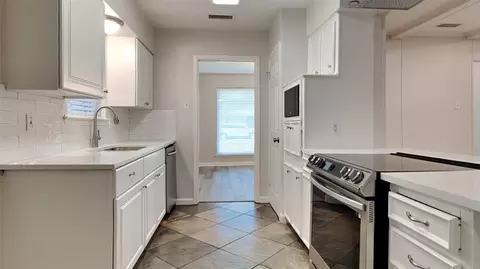 Kitchen - 2300 Anders Dr, Mesquite, TX 75150 photo 3 of 3