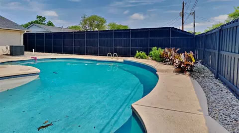 Exterior - 2300 Anders Dr, Mesquite, TX 75150 photo 3 of 4