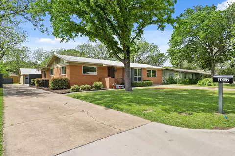 1017 Stanley St, Denton, TX 76201