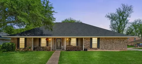 5021 Kenilworth Dr, Bossier City, LA 71112