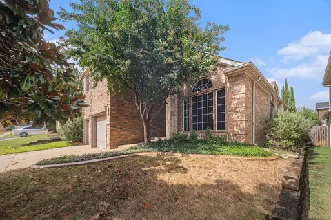 5013 Coral Creek Dr, Fort Worth, TX 76135