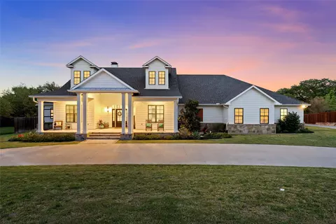 6040 Ripplewood Dr, Mcgregor, TX 76657