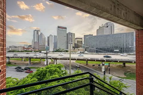 2502 Live Oak St #332, Dallas, TX 75204