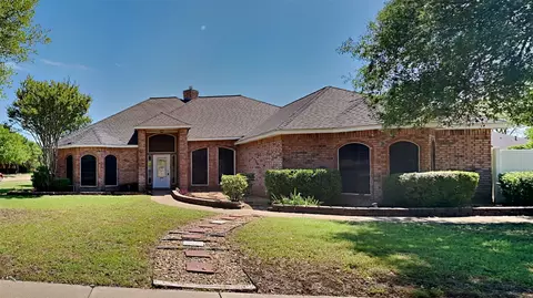 3016 Coventry Ln, Waxahachie, TX 75165