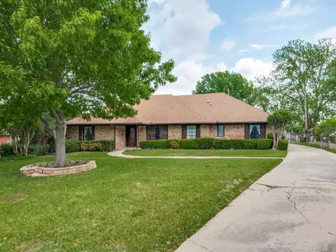 1305 Juneau Ct, Fort Worth, TX 76116