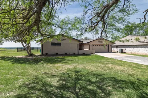 105 Lakeview Dr, Runaway Bay, TX 76426