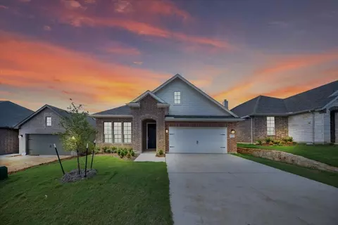 3515 Columbus St, Gainesville, TX 76240