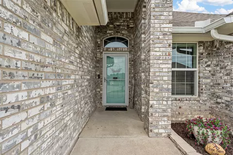 204 E Jade Dr, Hewitt, TX 76643 photo 3