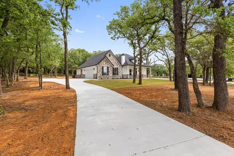 2400 Mountain View Rd, Joshua, TX 76058