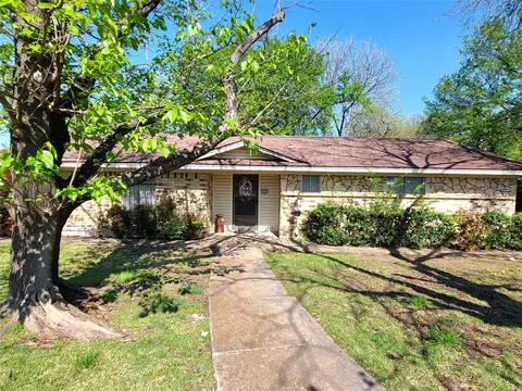 934 Starlight Dr, Sherman, TX 75090