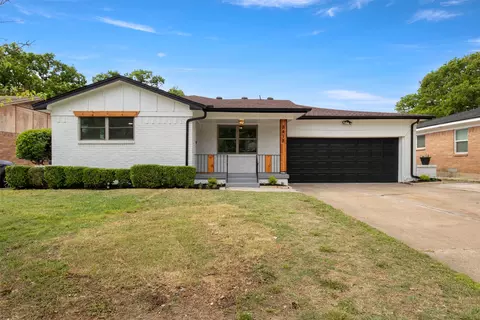 8418 Foxwood Ln, Dallas, TX 75217