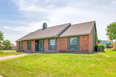 424 S Cannady Dr, Cedar Hill, TX 75104
