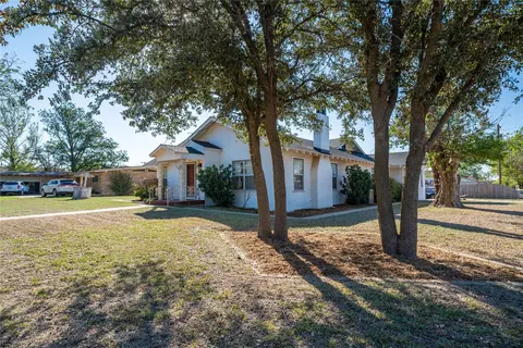 602 E Beauregard St, Rotan, TX 79546