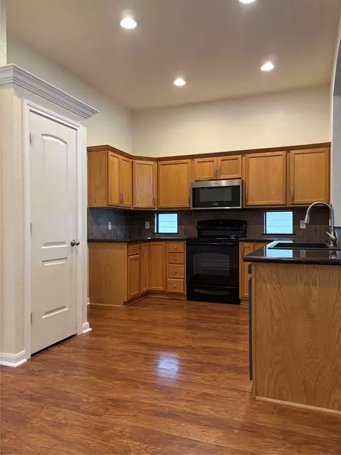 Kitchen - 10242 Condor Loop, Waco, TX 76708 photo 2 of 2