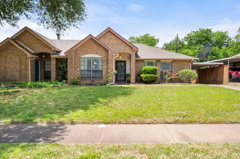 720 Lemons St, Cedar Hill, TX 75104