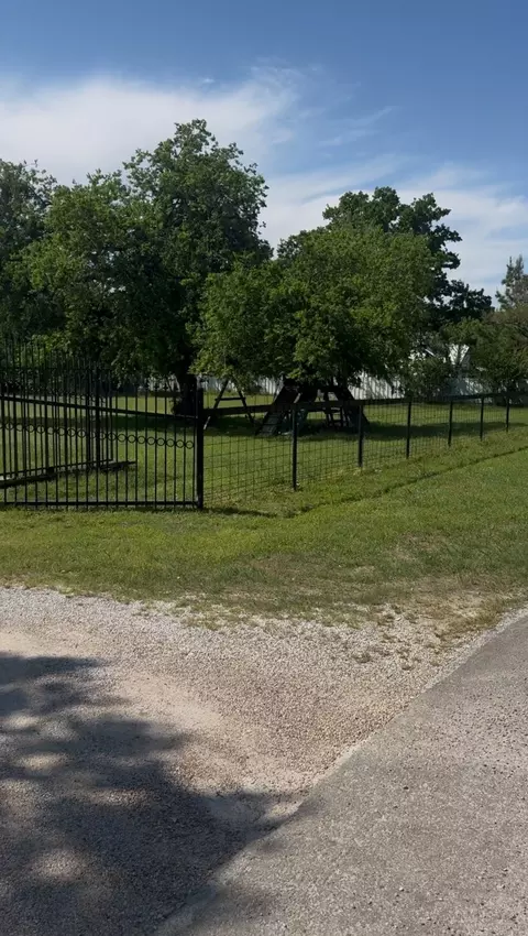 11733 Garden Grove Dr, Dallas, TX 75253