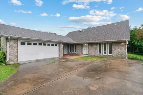 6409 Buena Vista Dr, Greenville, TX 75402