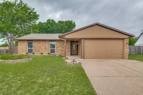 829 Lawndale Dr, Arlington, TX 76017
