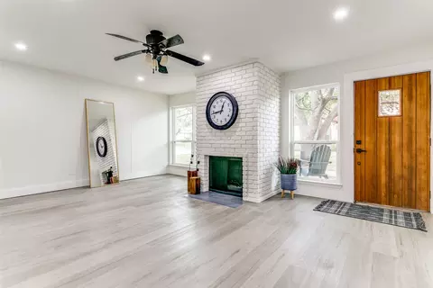 744 Diane Cir, Lewisville, TX 75067