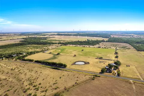 822 Fm 339 Rd, Mount Calm, TX 76673