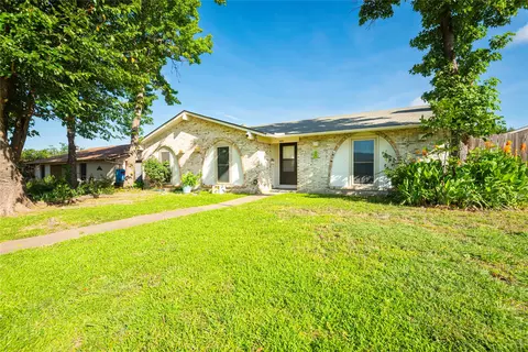 3215 Rockne Ln, Mesquite, TX 75150
