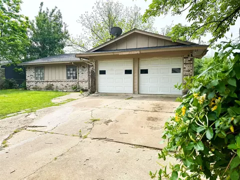 9414 Frostwood St, Dallas, TX 75217