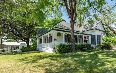 701 N Johnson St, Mineola, TX 75773