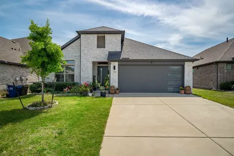 525 Hazeltine Rd, Red Oak, TX 75154