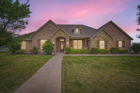 8001 Canyon Ridge Dr, Godley, TX 76044