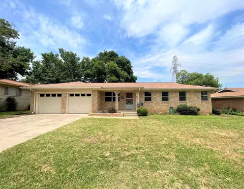 6753 Briley Dr, North Richland Hills, TX 76180