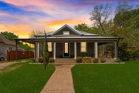 308 W Gilmer St, Ennis, TX 75119